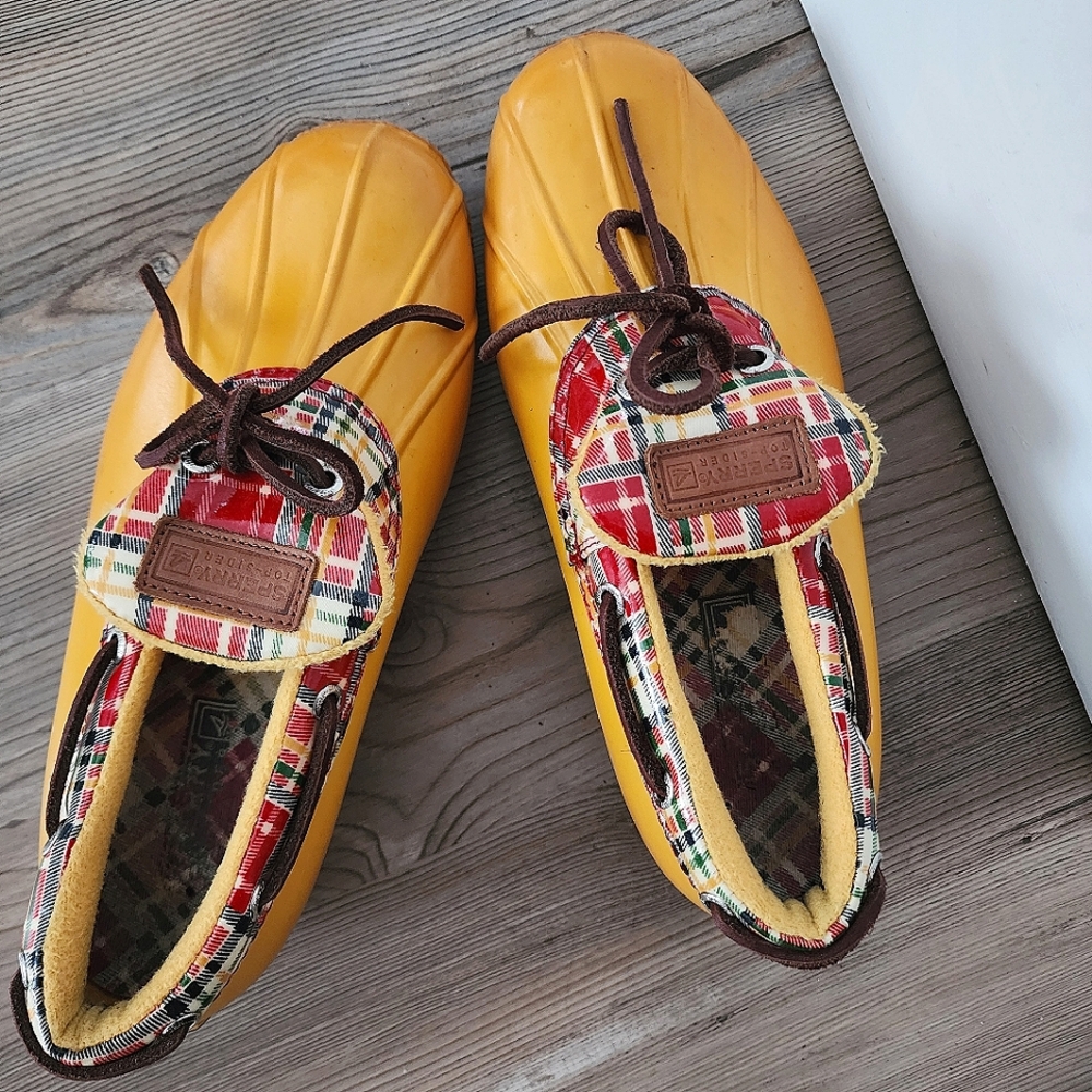 Sperry Top-Sider Waterproof Duck Boot Boat Shoe, Women 7, Yellow Plaid